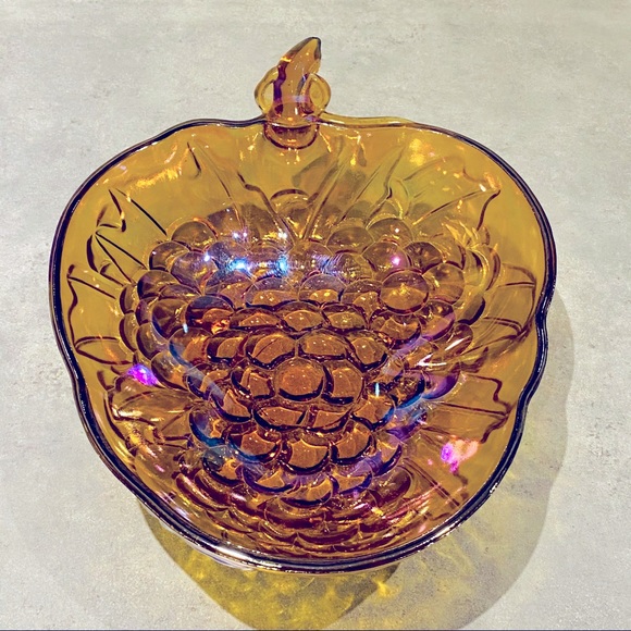 Carnival glass amber grape bowl - Picture 1 of 8
